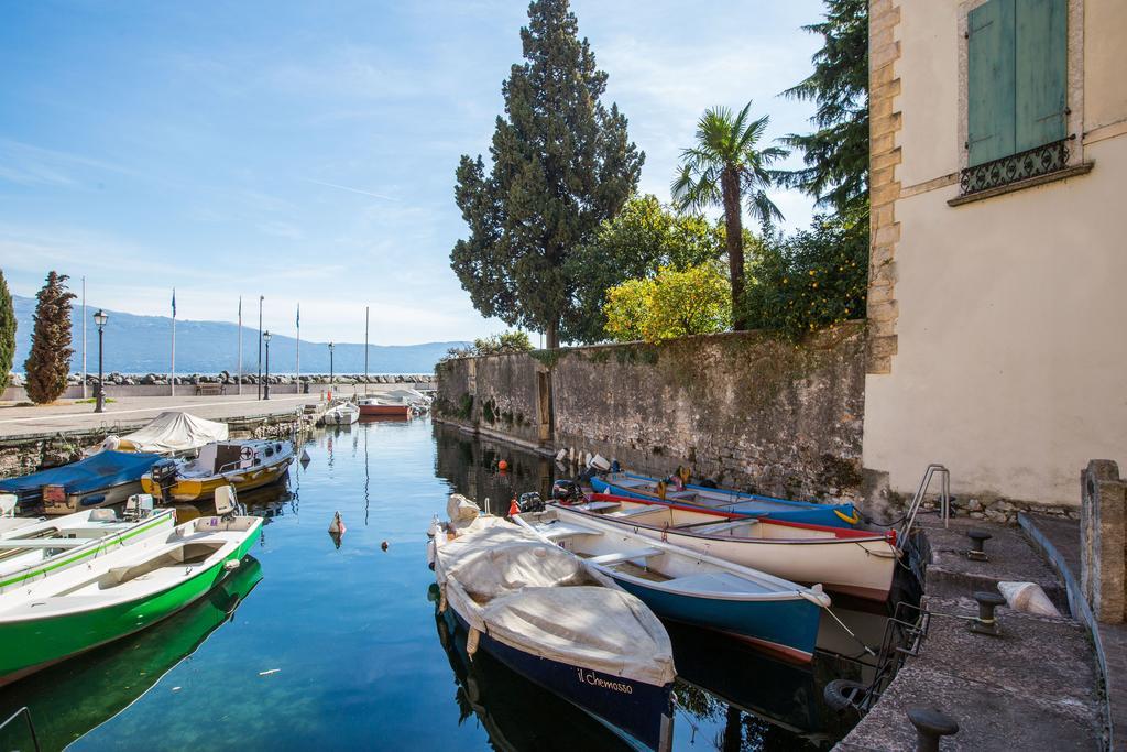 Il Batti Apartment Water Front And Private Beach Toscolano Maderno Exterior photo