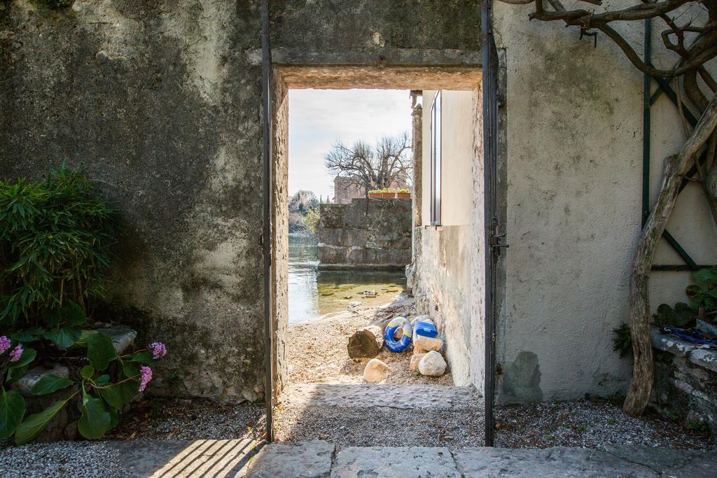 Il Batti Apartment Water Front And Private Beach Toscolano Maderno Exterior photo