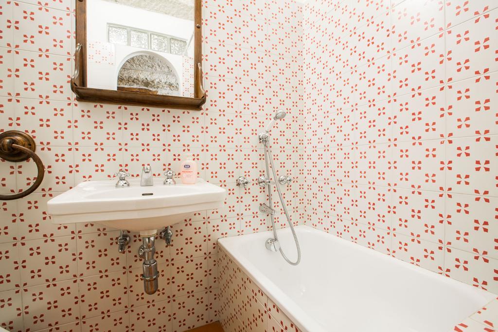 Il Batti Apartment Water Front And Private Beach Toscolano Maderno Exterior photo